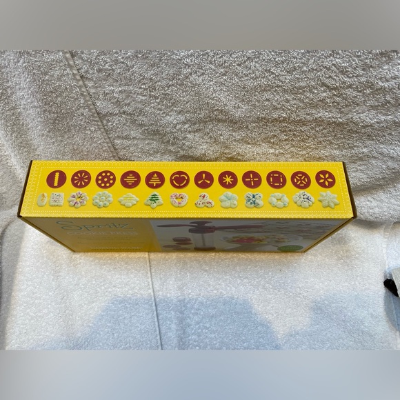 New & Sealed Nordic Ware Spritz Cookie Press. Create Beautifully Shaped Cookies. - Picture 2 of 7